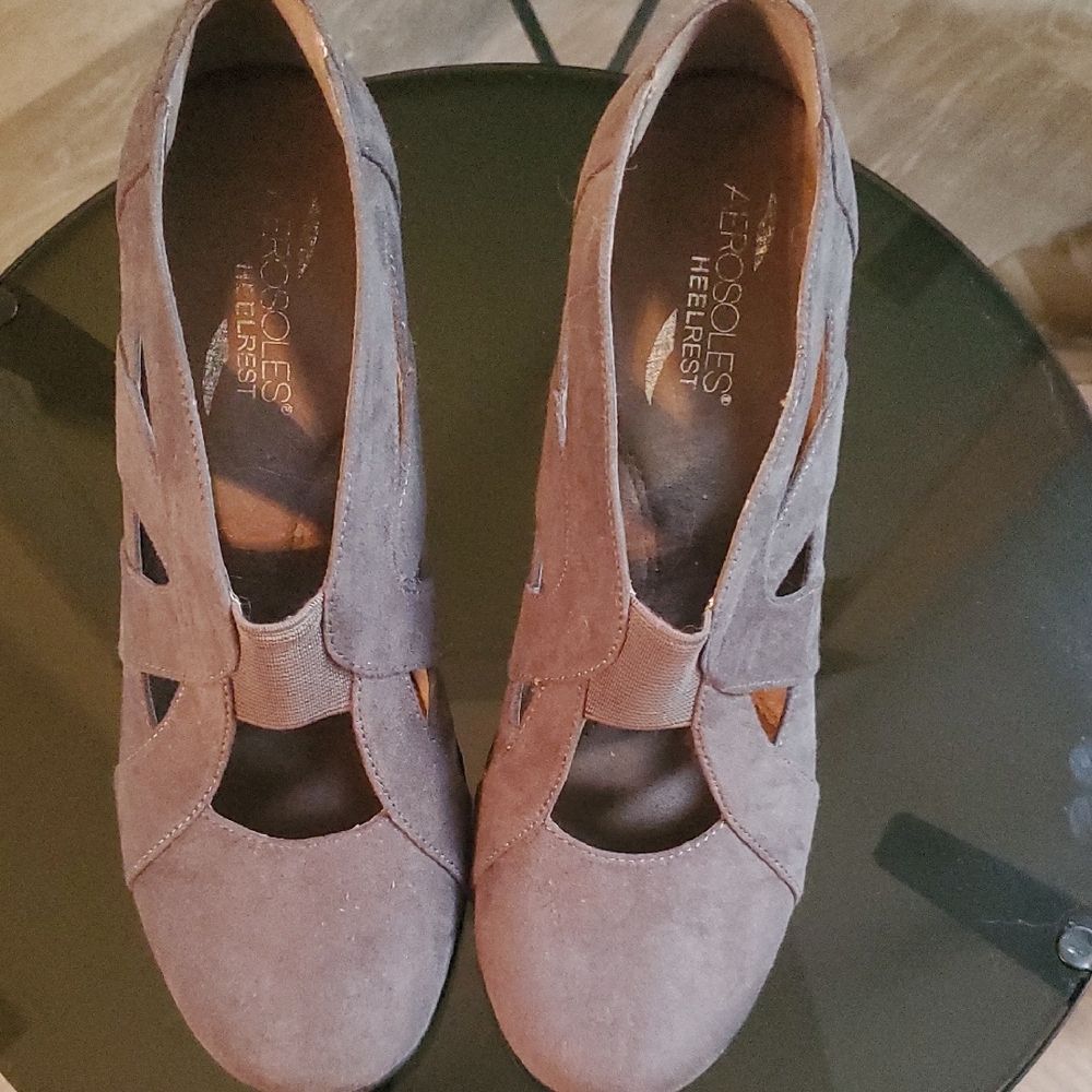 AEROSOLES Women's Gray Suede Heels